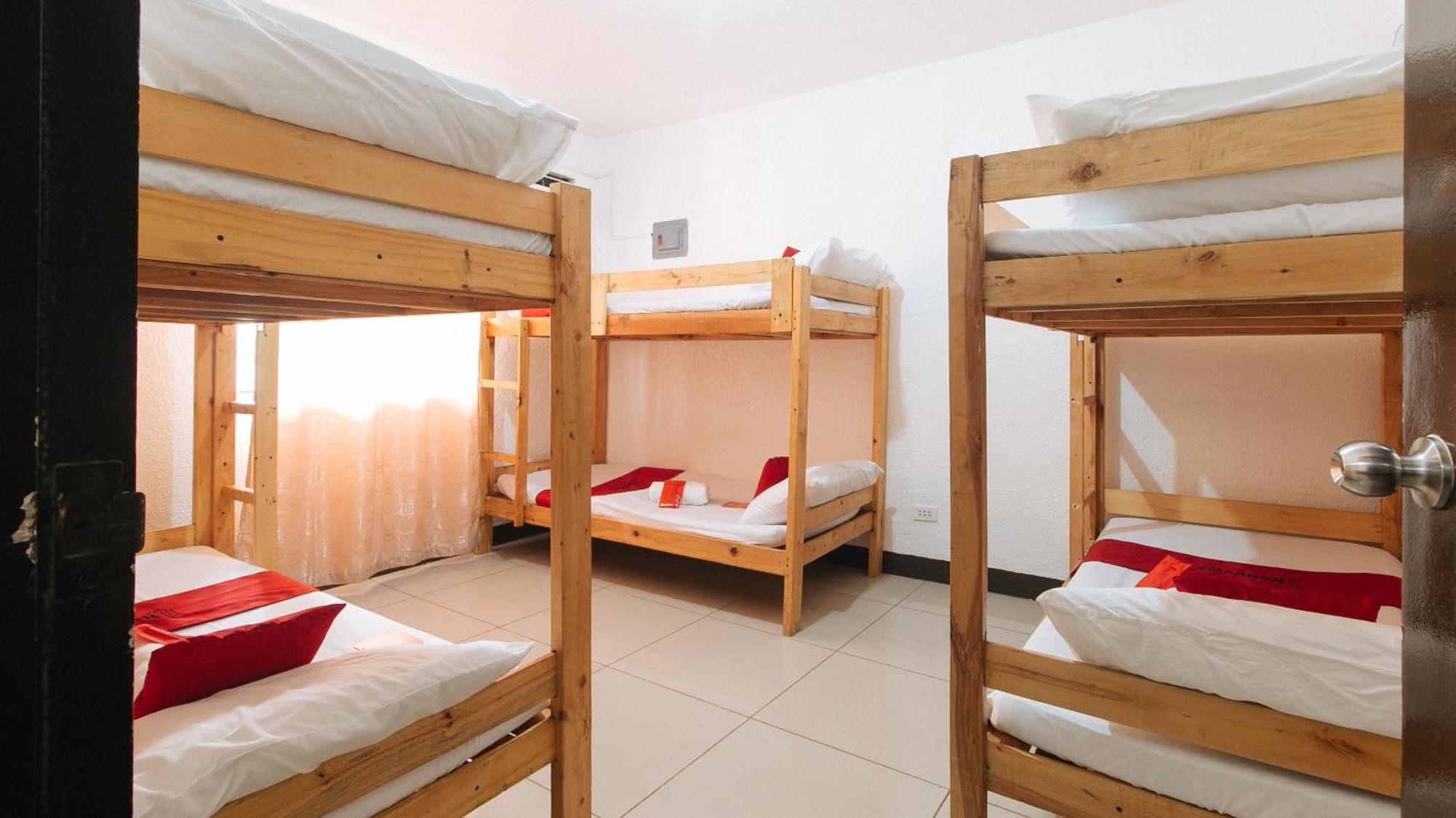 Reddoorz Plus Near Tambo Paranaque Paranaque City Exterior foto