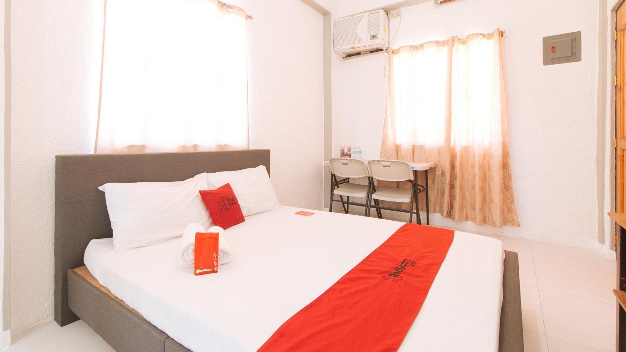 Reddoorz Plus Near Tambo Paranaque Paranaque City Exterior foto