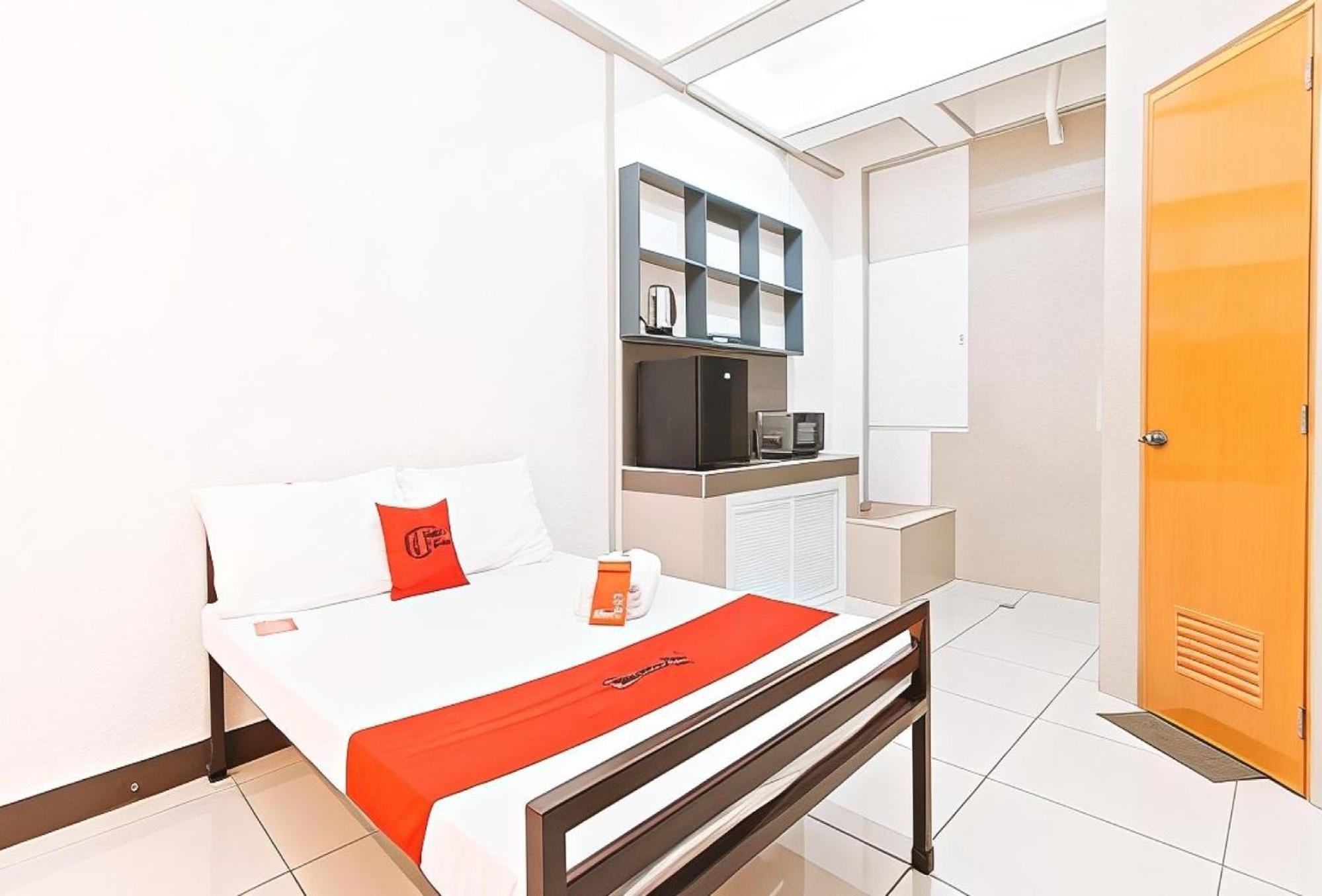 Reddoorz Plus Near Tambo Paranaque Paranaque City Exterior foto