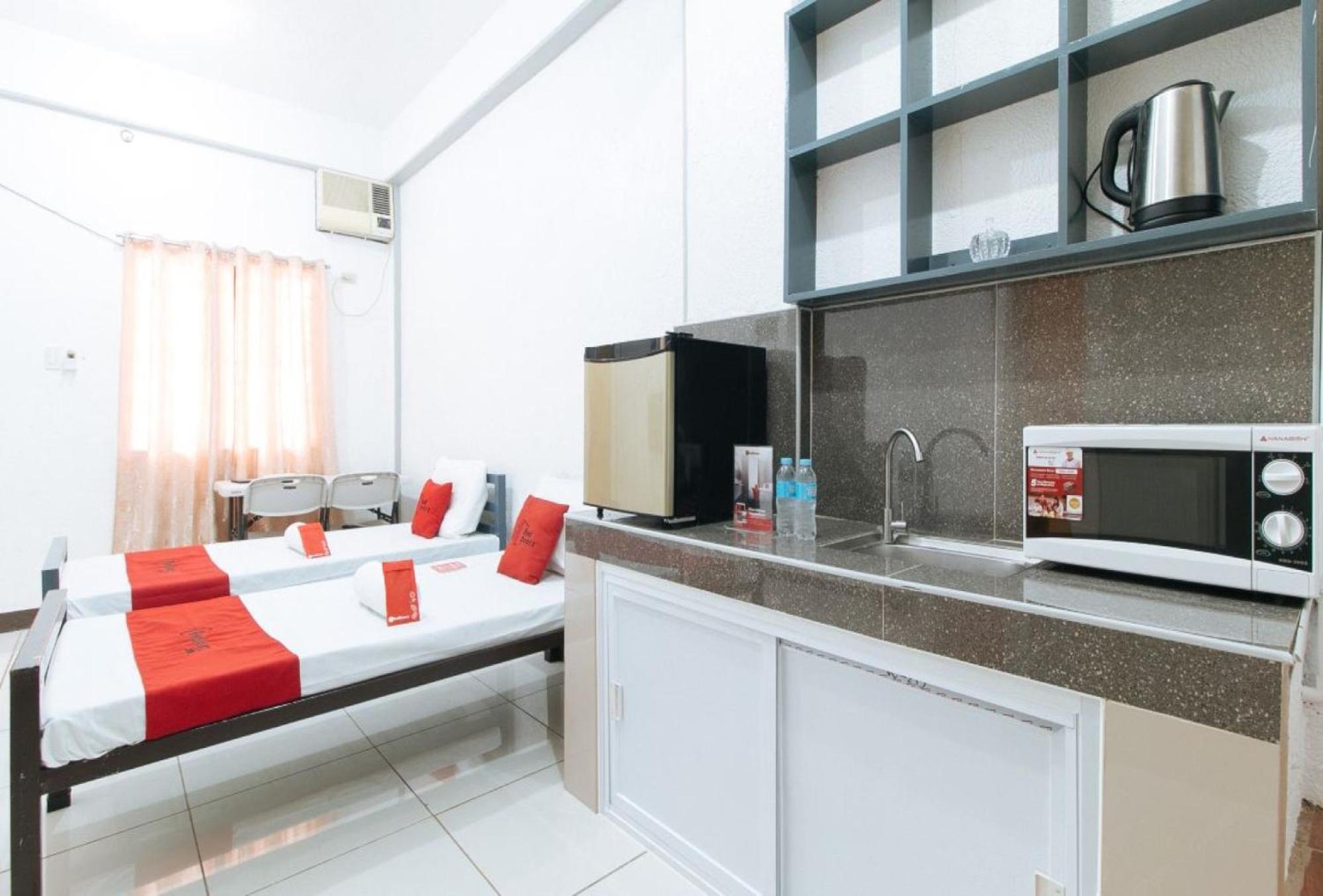Reddoorz Plus Near Tambo Paranaque Paranaque City Exterior foto